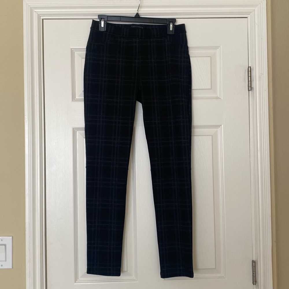 Sanctuary high waisted black/grey plaid leggings. Size M. Excellent condition